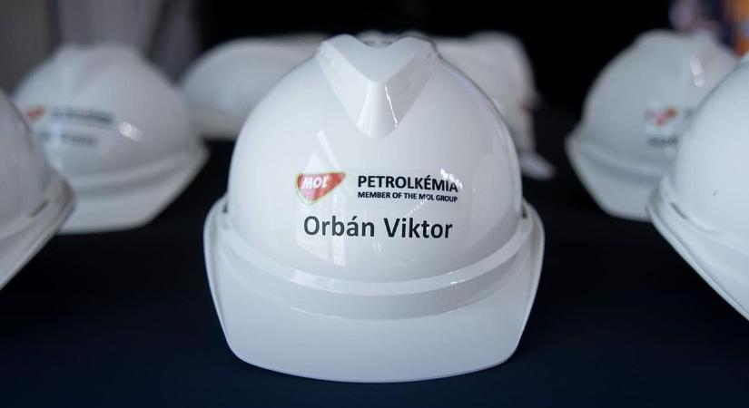 Orbán Viktor hamarosan élőben! jelentkezik a Mol gyárátadóról