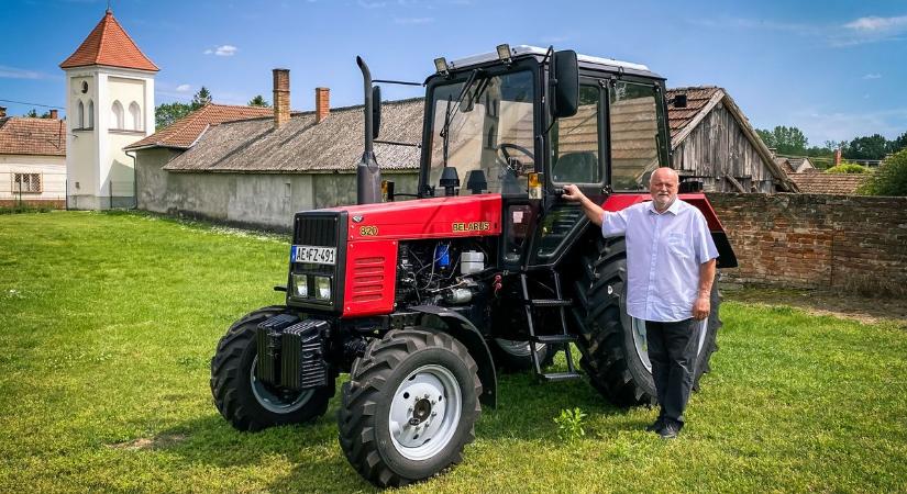 Új traktorral bővült Pat gépparkja