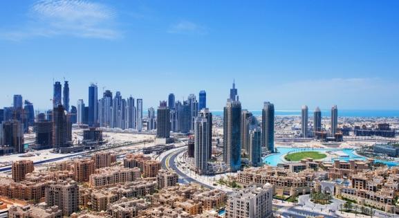 Matolcsy Ádám üzleti körének milliárdos dubaji ingatlanvásárlásáról ír a Direkt36