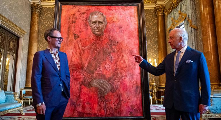 III. Károly vérvörös színekben látható első hivatalos királyi portréján