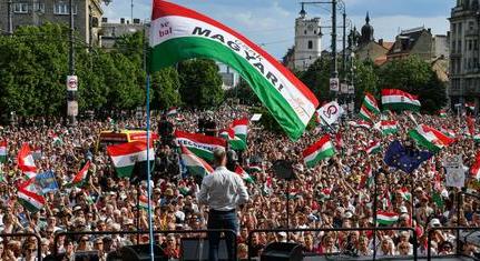 Závecz: Magyar Péter pártját már 1,5 millióan támogatják