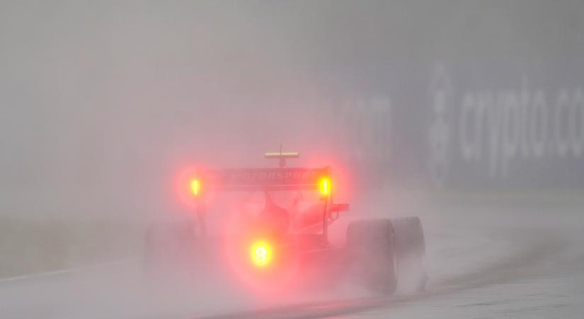 F1: Bekavarhat az eső az év első európai futamán