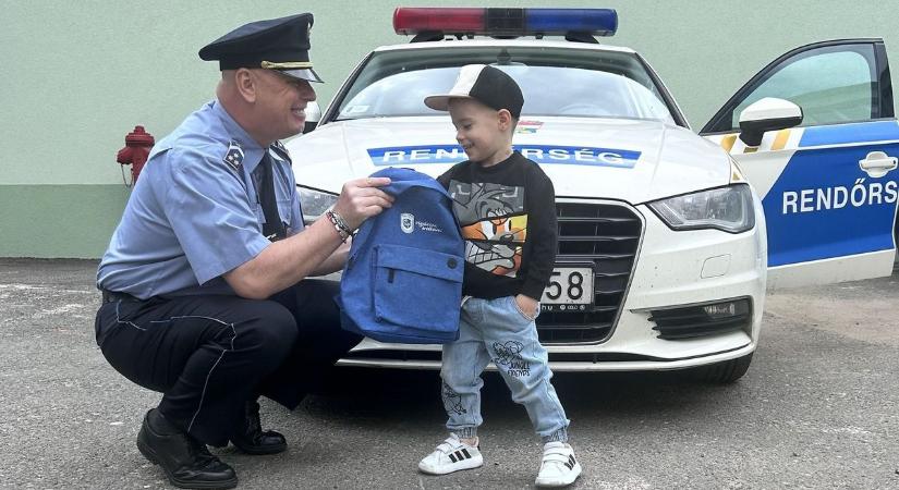 Kisfiú álmát teljesítette a rendőrség Egerben