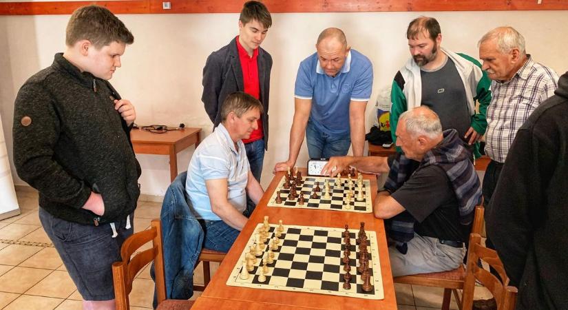 Az új szakosztálynak köszönhetően felpezsdülhet a sakkélet Szekszárdon