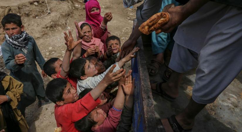 Az afganisztáni árvíz károsultjain és rászoruló magyar gyermekeken is segítenek