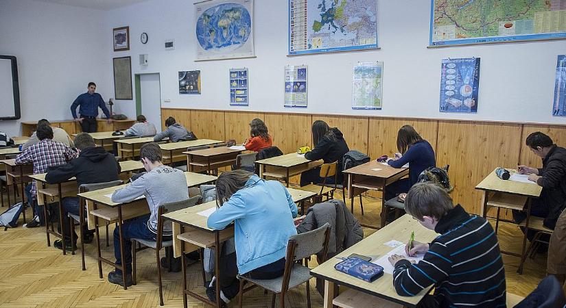 Fejenként több mint 41 ezer forintos kiegészítő rezsitámogatást ad a kormány az egyházi fenntartású iskoláknak