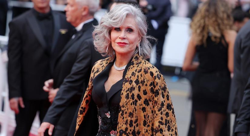 Nem hiszünk a szemünknek! A 86 éves Jane Fonda istennőként tündököl a cannes-i filmfesztivál vörös szőnyegén