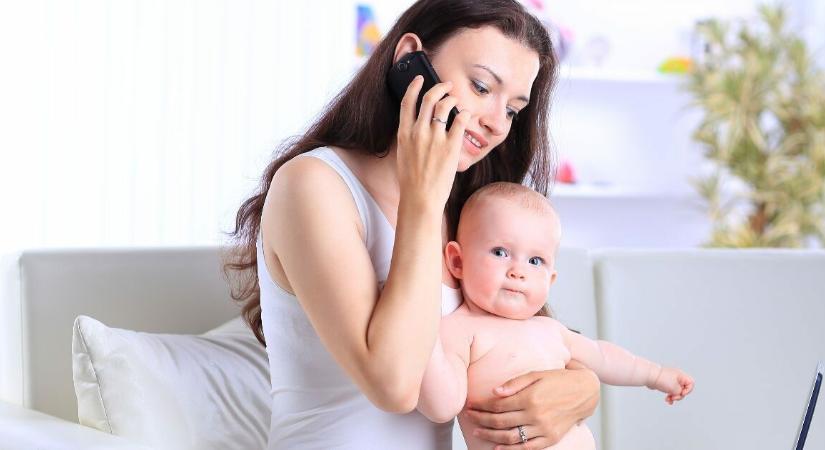 A kapcsolattartás kulcsfontosságú a szülés után visszatérő munkavállalók megtartásában