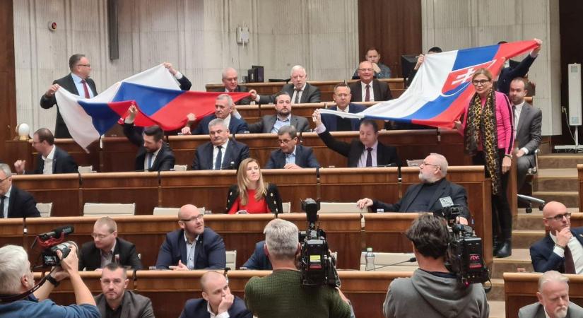 Fico elleni merénylet: Szlovákia megbénult – a parlament nem ülésezik, a politikusok rettegnek