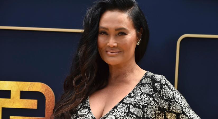 Tia Carrere ereklyéi nem vesztek el, 57 évesen is bomba formában van az egzotikus szépségű színésznő