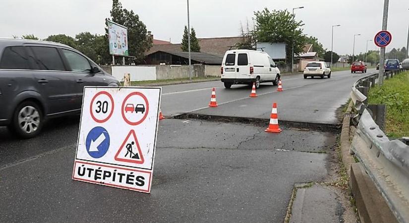 Csütörtökön is több helyen kátyúznak Miskolcon