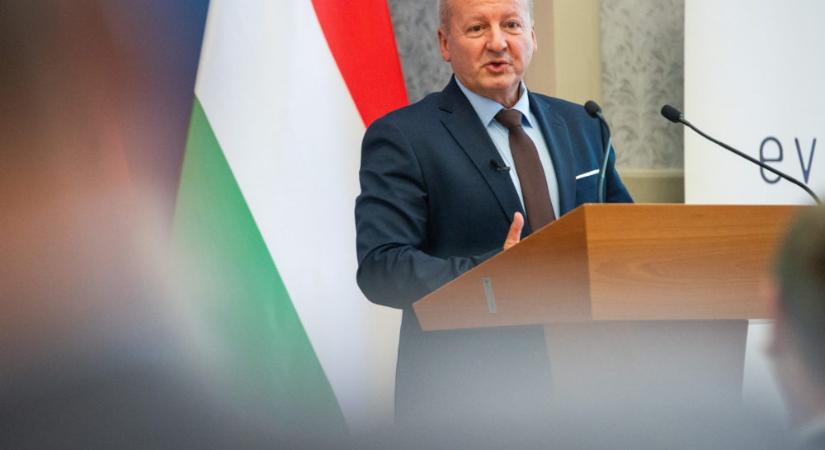 Simicskó István: A Fidesz-KDNP együttműködése kiszámítható együttműködés