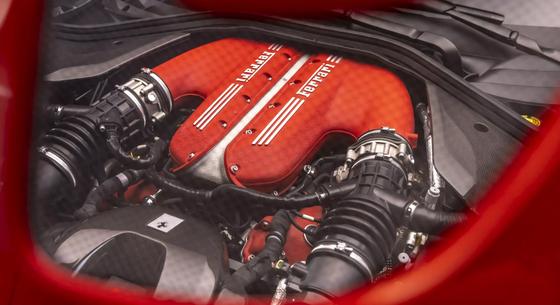 Őszinte V12-es marad a Ferrari csúcsmotorja, nem kap turbót