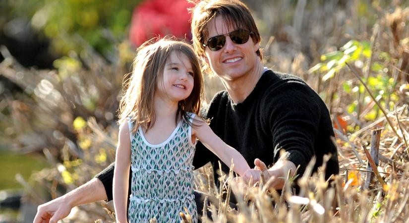 Tom Cruise lánya, Suri megtagadta híres apja nevét