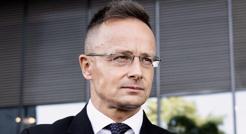 Szijjártó Péter: ez a politikai motivációjú merénylet súlyos támadás a szlovák demokrácia ellen