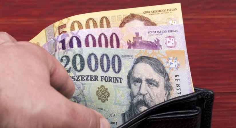 Így füllentenek a magyarok a pénzügyeikkel kapcsolatban: meglepő dolgok derültek ki egy friss kutatásból