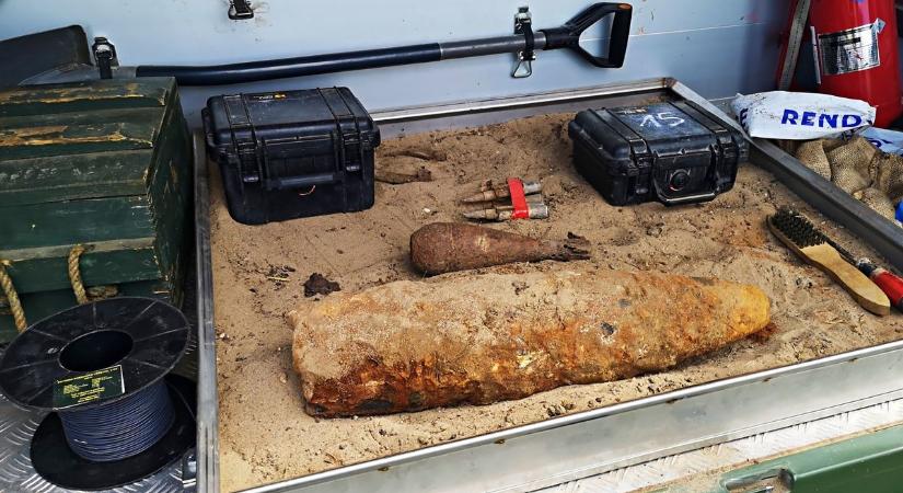 Második világháborús repesz-romboló gránátot találtak egy autókereskedés hátsó udvarában