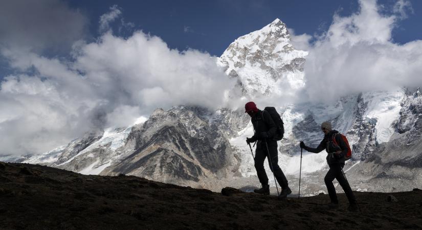 Egy mongol hegymászó a Mount Everest első idei áldozata