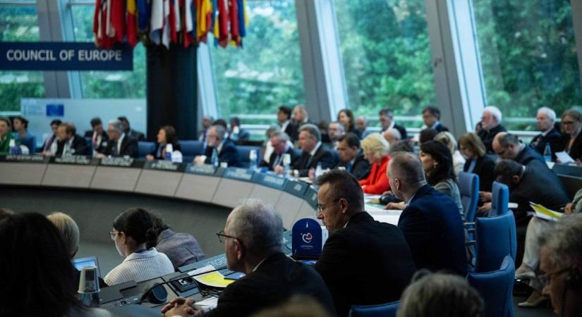 Szijjártó Péter: bátorság kellett volna oroszok meghallgatásához és szembesítéséhez az Európa Tanácsban