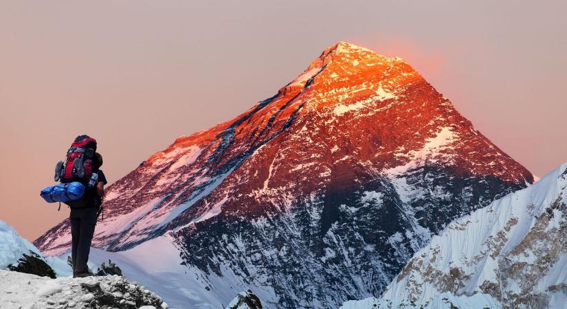Újabb szomorú hír érkezett a Mount Everestről, az egyik legrutinosabb mászó hunyt el