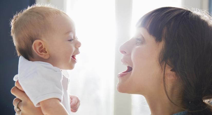 Mikor kezd nevetni a baba? És mi nevetteti meg?