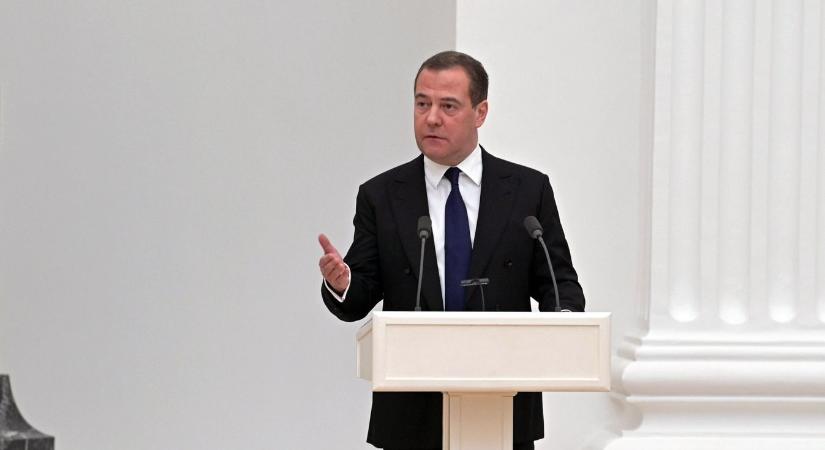 Dimitrij Medvegyev: Ha ez így megy tovább, a garantált biztonsági övezet valahol a lengyel határon lesz.