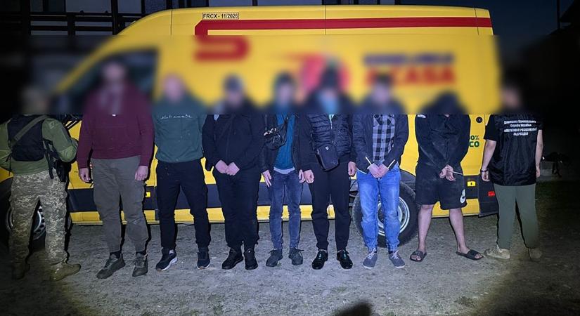 Hat hadköteles férfit és kísérőjüket vették őrizetbe Kárpátalján