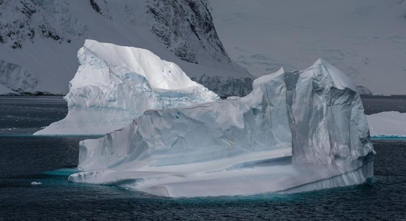 Ebből mi lesz? A világ legnagyobb olajtartalékára bukkantak az oroszok az Antarktiszon