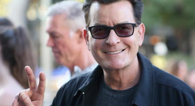 Charlie Sheen 5 legőrültebb jelenete mielőtt gajra ment volna a karrierje