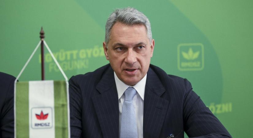 Magyarország nem lesz senkinek a leányvállalata – mondta Lázár János