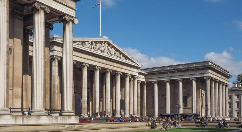 A neten akarta bagóért eladni a British Museumból lopott 23 milliós ékszert