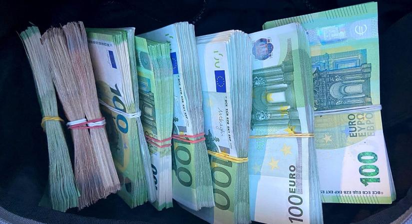 Egy kijevi férfi 80 ezer eurót próbált becsempészni az Európai Unióba
