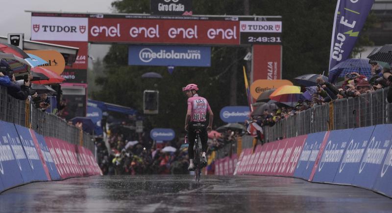 Giro d’Italia 16. szakasz: Tadej Pogacar nyerte a télies szakaszt