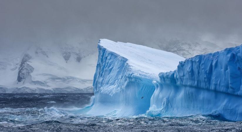 Városnyi jéghegy vált le az Antarktiszról