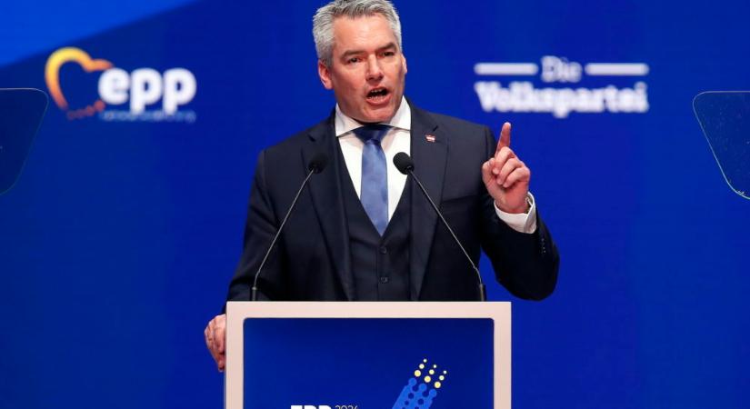 Az osztrák kancellár jelezte részvételét a svájci békecsúcson