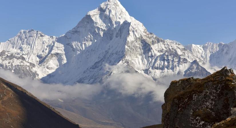 A Mount Everest megmászása ismét tragédiába torkollott: a harmadik haláleset a szezonban!