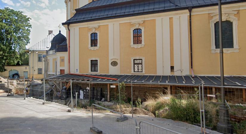 Fideszes bűnök Kalocsa ellen: Elvették a kalocsaiaktól a főteret