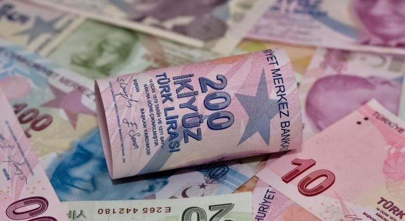 Tarolhatnak a líra befektetői, továbbra is 50 százalékon a török alapkamat
