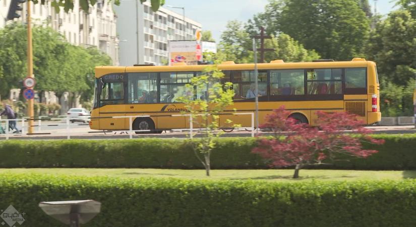 Civilek: városi busztársaság kellene