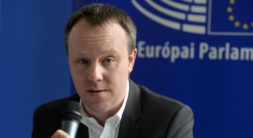 Daniel Freund ismét akciózik: petíciót indított a magyar EU-elnökség felfüggesztéséért