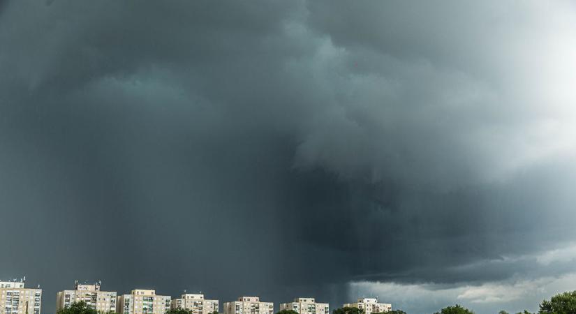 Félelmetes, már-már apokaliptikus az égbolt Nyíregyháza felett (fotók, videó)