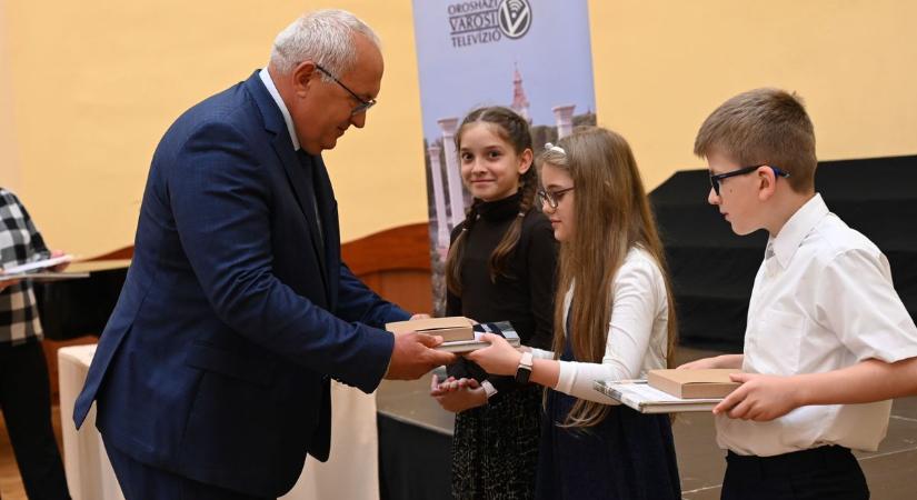 Tehetséges diákokat jutalmaztak Orosházán