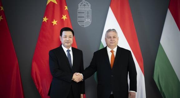 Sötét üzelmekre készülnek Magyarországon a kínai minisztérium emberei?