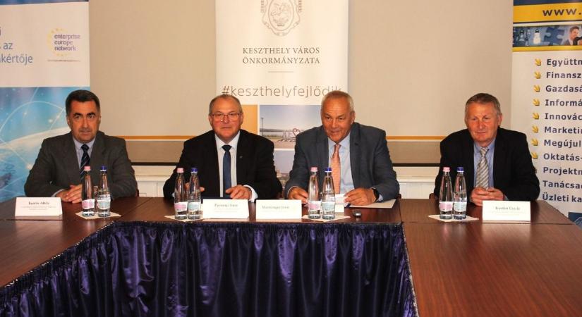 Együttműködési megállapodást kötött Keszthely és a ZMVA
