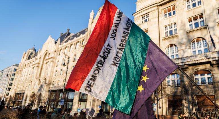 Az infláció és a politikai hatalommal való visszaélés – a magyarok szerint ezek a legnagyobb problémák