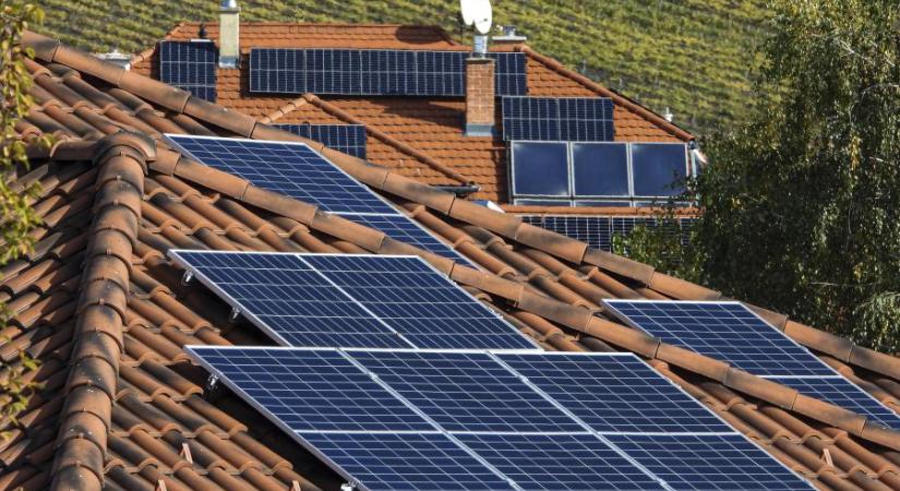 Csődben a napelemes kivitelezők, sok „nyertes” család is elbukhatja eddig kifizetett önrészeit