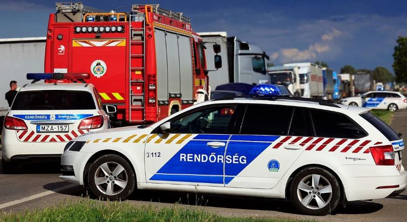 Tűzhöz és egy súlyosabb balesethez is riasztották a tűzoltókat Bács-Kiskunban
