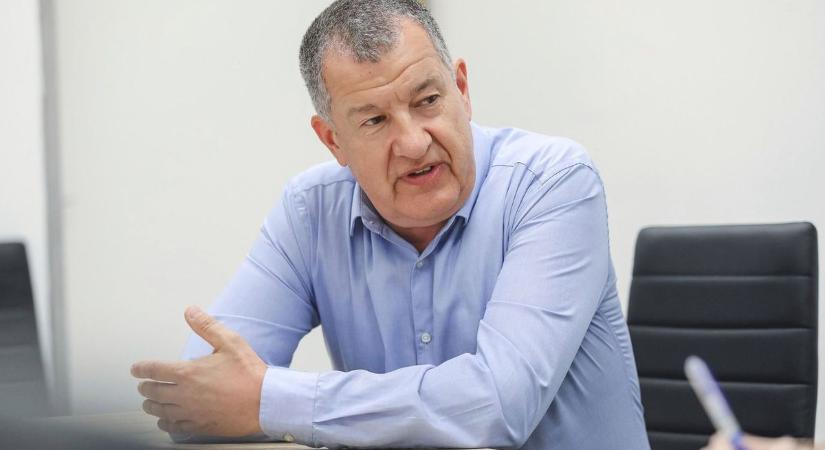 Harminc éve az egri kórházban segít a betegeken dr. Salló Zoltán sebész