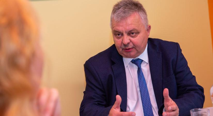 Otthagyná Paks II-t Oroszlányért a fideszes polgármesterjelölt