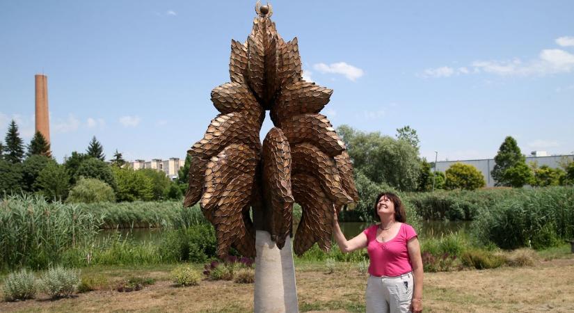 Újabb levélkékkel gyarapodott a kaposvári életfa